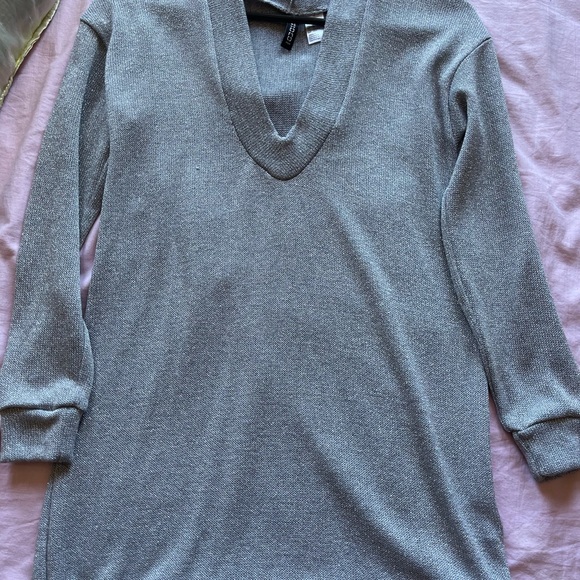 Long sleeve shimer Top - Picture 2 of 4